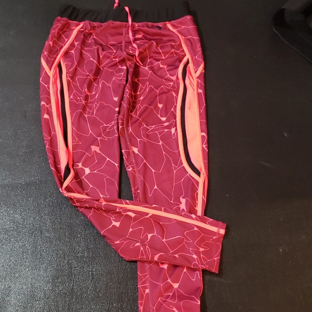 Geo patterned leggings